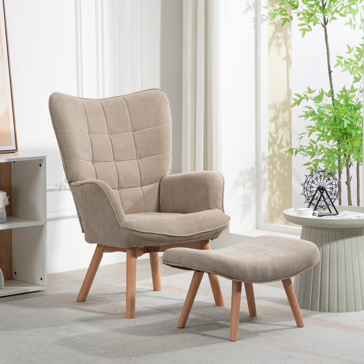 Fauteuil avec repose-pieds en velours côtelé marron clair – Alba