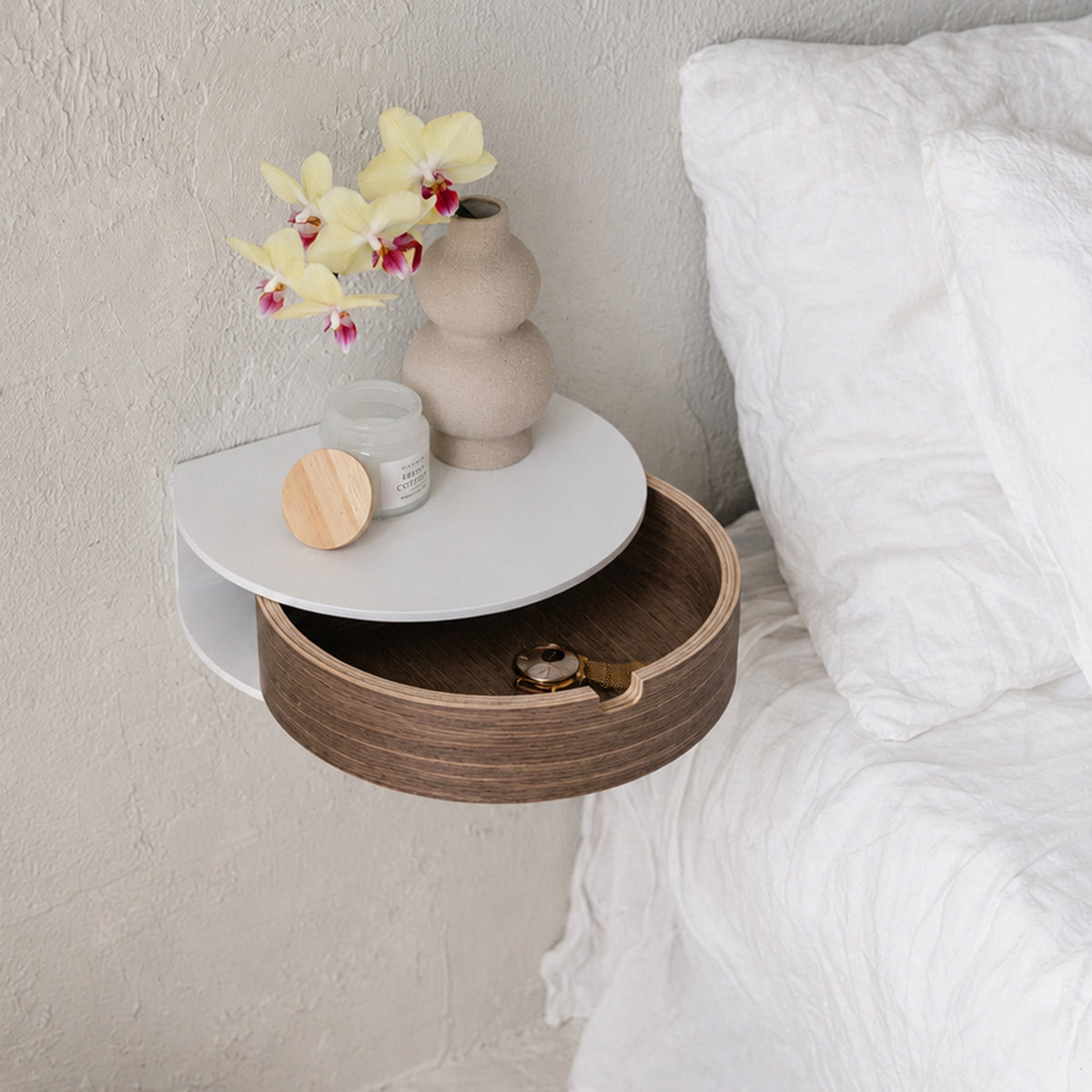 Table de chevet murale Nora – tiroir arrondi