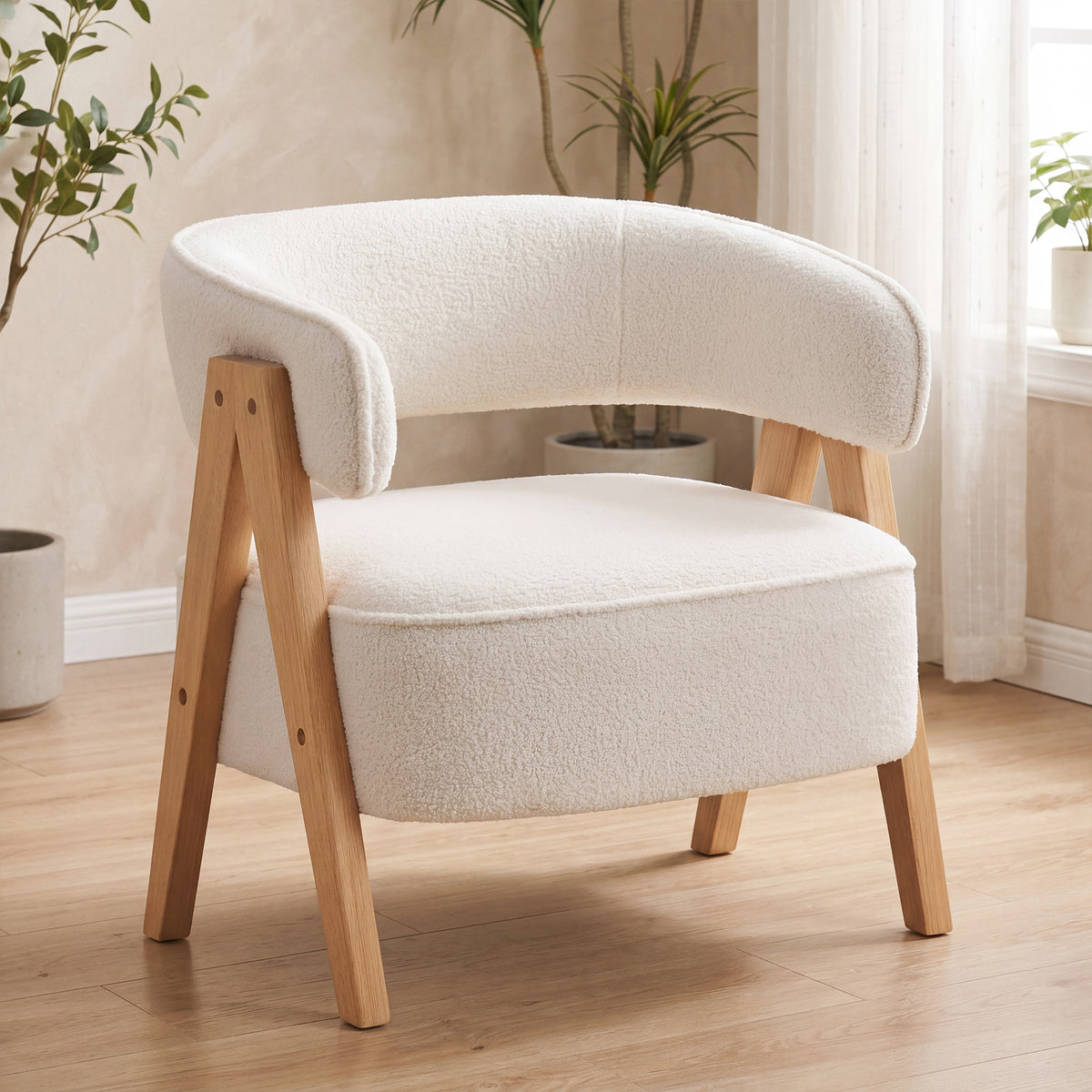 Fauteuil de salon en tissu bouclette blanc et bois – Noéa