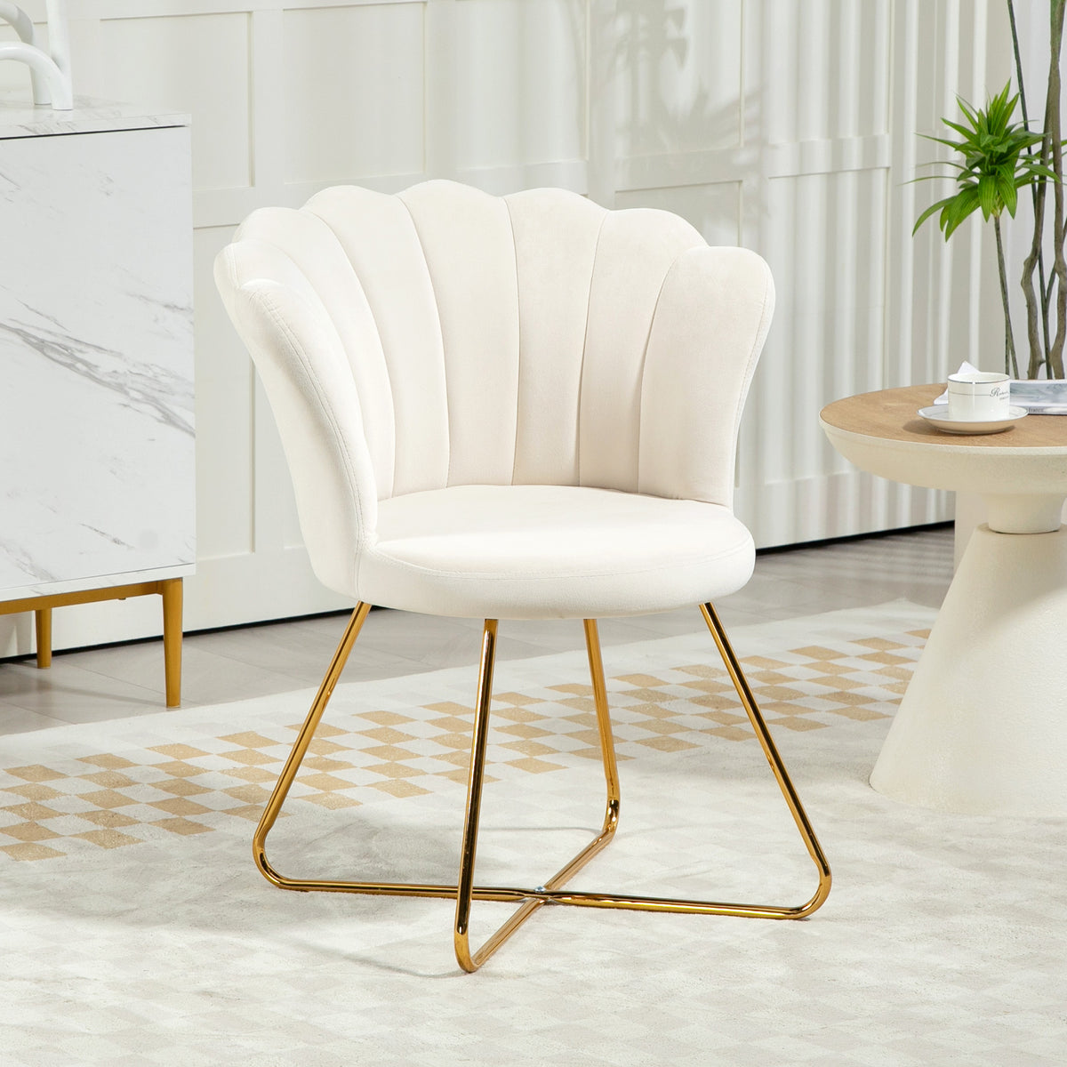 Fauteuil coquillage blanc crème et doré – Élina