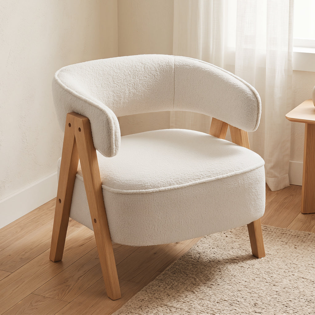 Fauteuil de salon en tissu bouclette blanc et bois – Noéa